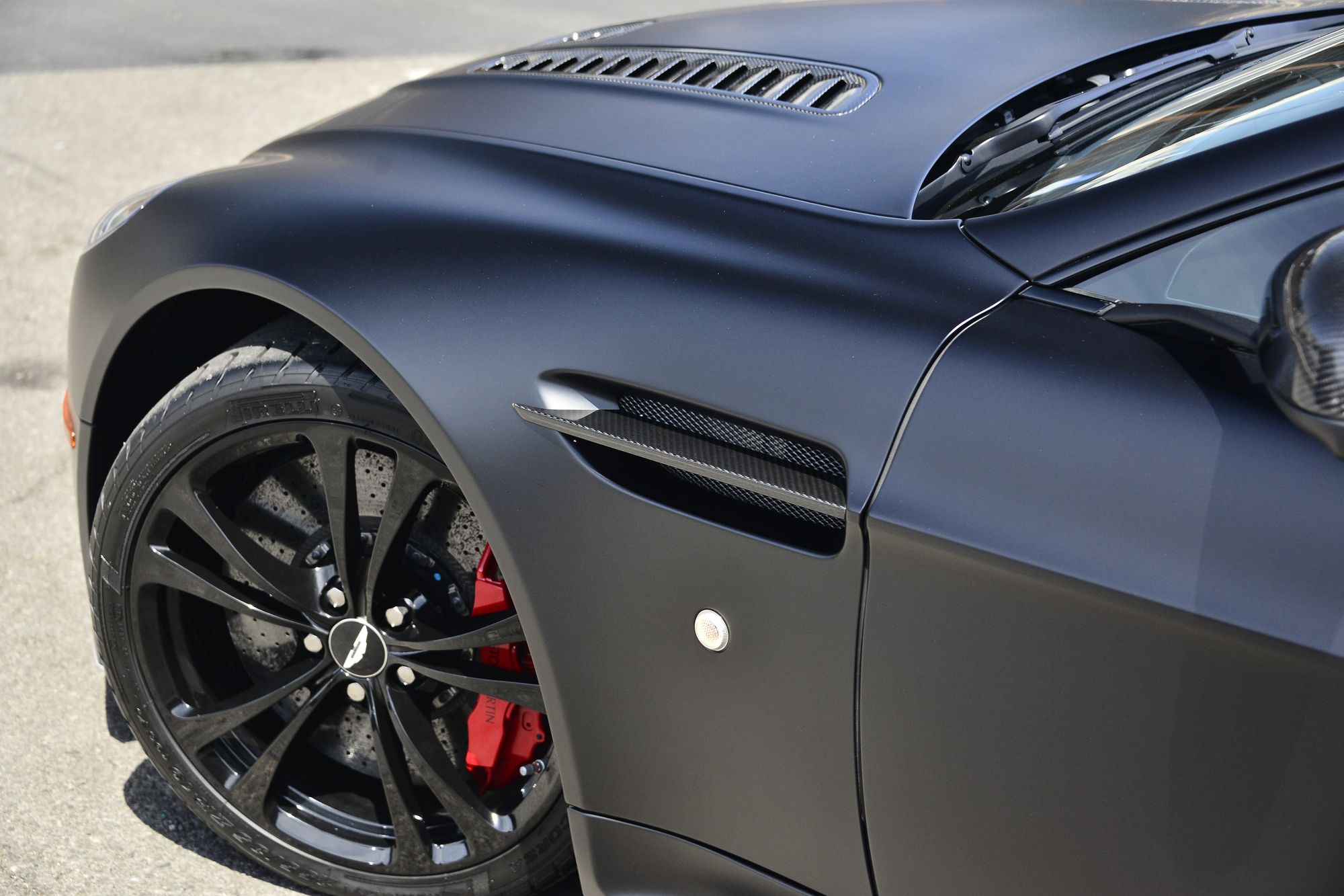 2012 Aston Martin V12 Vantage Carbon Black
