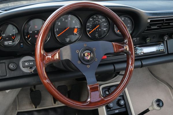 1987 Porsche 911 Carrera Coupe